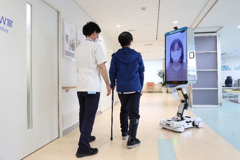 藤田医科大学病院にて「遠隔面会サイネージロボット」の実証実験を実施